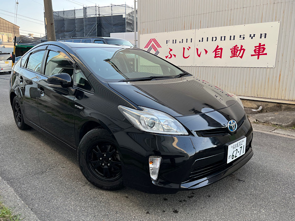 900 トヨタ プリウス 黒 6271